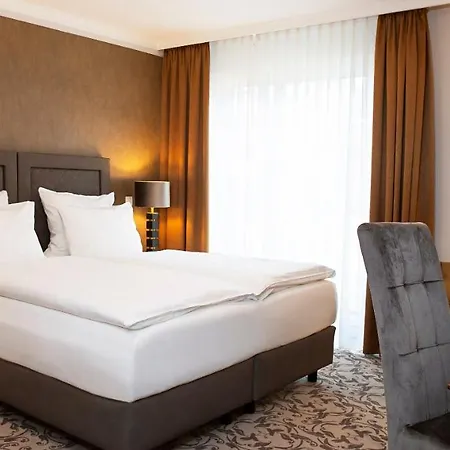 Victor's Residenz-hotel Otel 4*