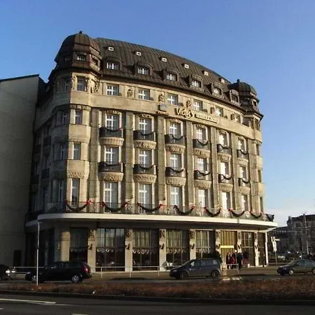 Victor's Residenz-hotel Otel 4*